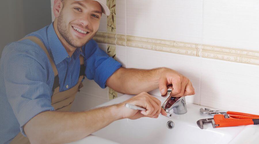 Handle or spout repair in Santa Fe, MO